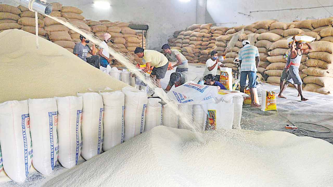 మిల్లర్ల ఇష్టారాజ్యం!