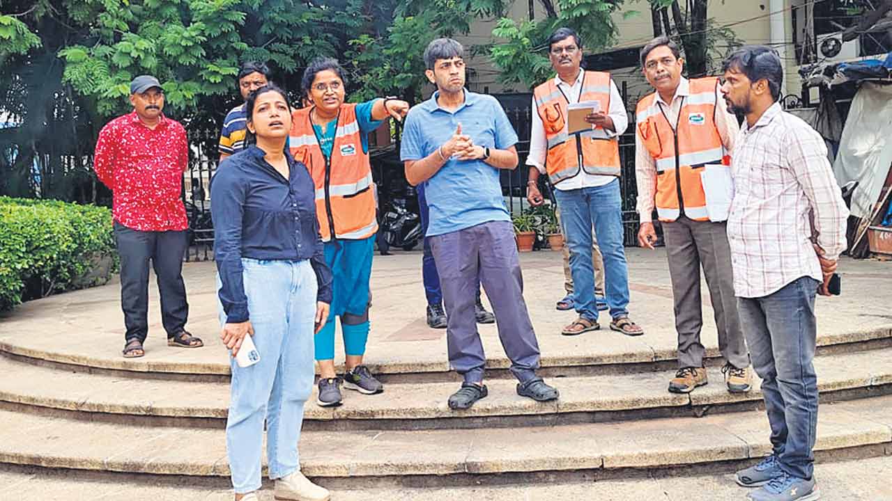 పార్కులను థీమ్‌గా తీర్చిదిద్దాలి