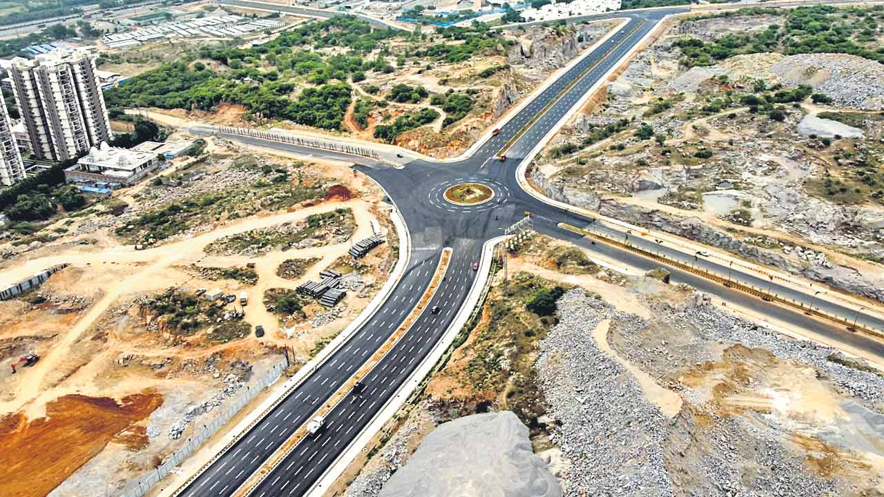 నియోపోలిస్‌లో అందమైన రోడ్లు