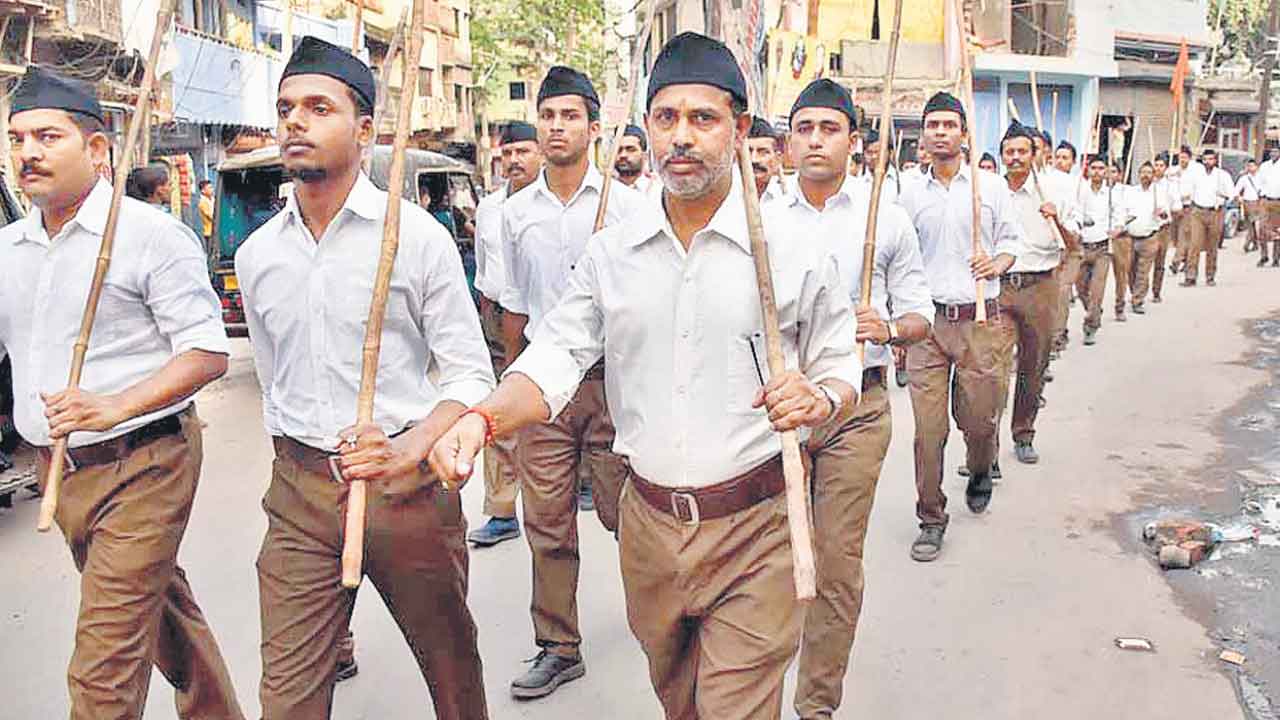 ప్రభుత్వ ఉద్యోగులు ఆరెస్సెస్‌ కార్యక్రమాల్లో పాల్గొనొచ్చు