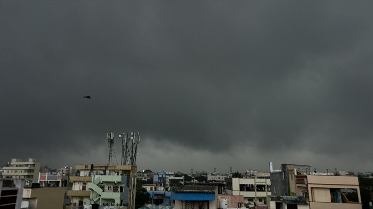 Hyderabad | హైదరాబాద్‌లో పలుచోట్ల వాన.. ట్విన్‌ సిటీస్‌కు గంట వర్ష సూచన..!