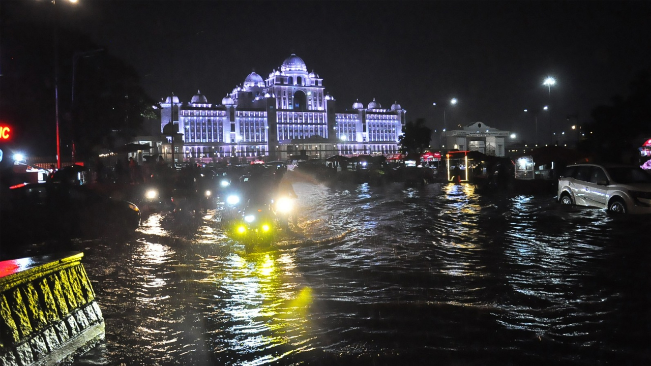Hyderabad Rains | హైదరాబాద్‌లో దంచికొట్టిన వాన.. మారేడ్‌పల్లిలో 7.5 సెంటీమీటర్ల వర్షాపాతం..!
