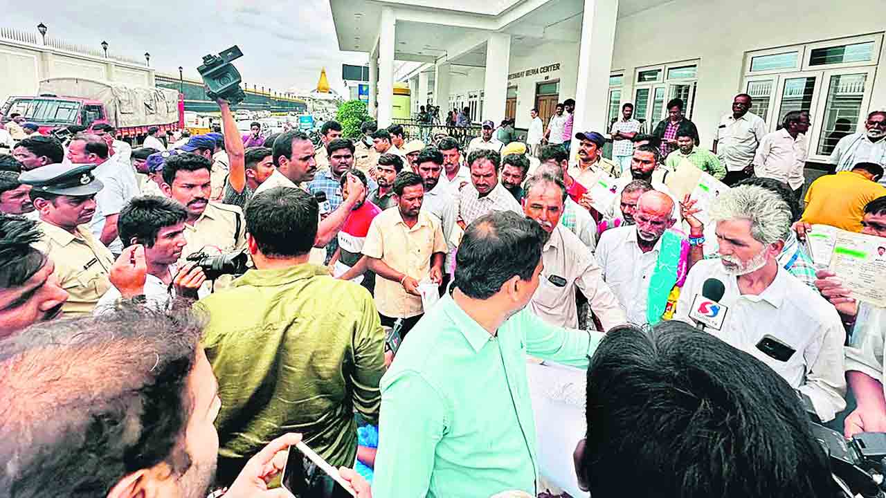 గోడు వినేదెవరు?