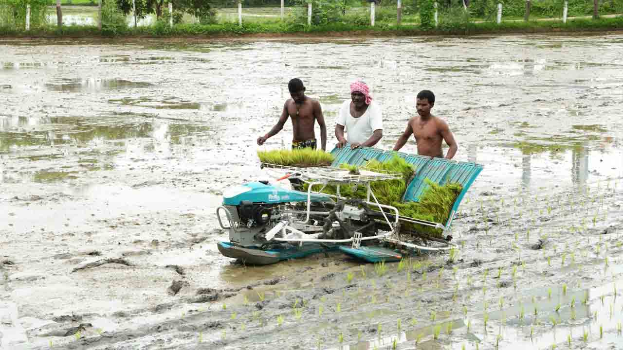 యంత్రసాగు.. బహుబాగు