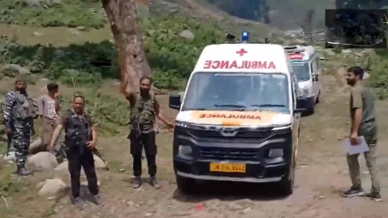 Road accident | ఘోర రోడ్డు ప్రమాదం.. అదుపుతప్పి లోయలోపడ్డ టాటా సుమో.. ఒకే కుటుంబంలోని 8 మంది దుర్మరణం..Video