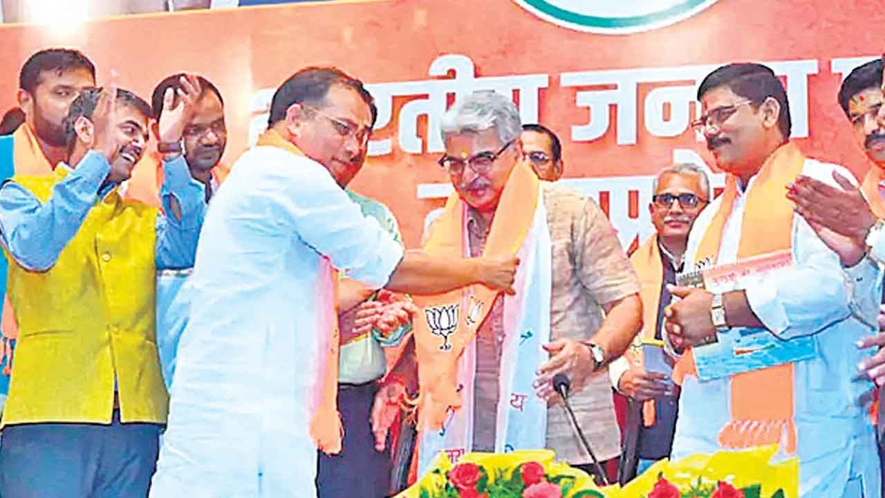 బీజేపీలో చేరిన హైకోర్టు మాజీ జడ్జి