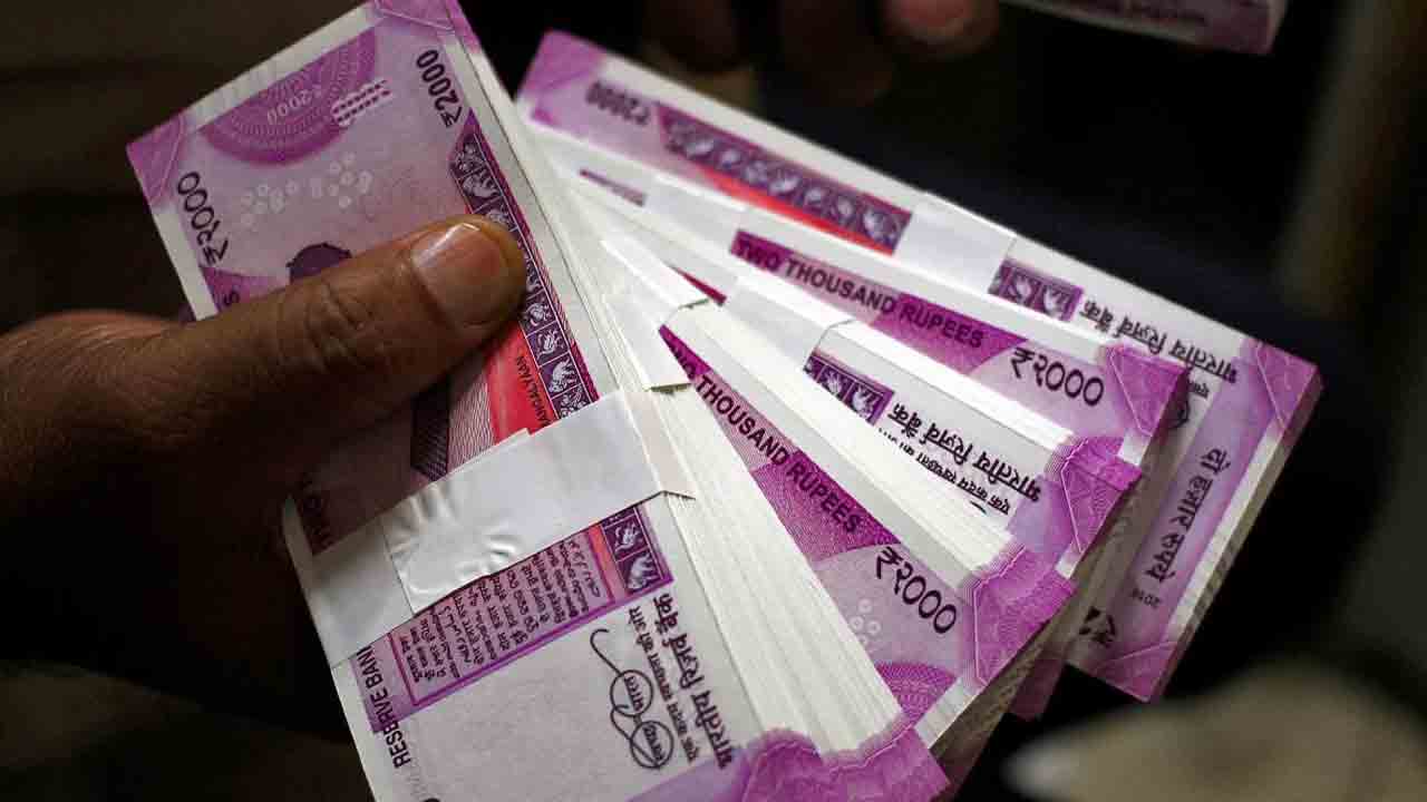 Rs 2,000 Notes | ఇంకా ప్రజల వద్దే రూ.7,755 కోట్ల విలువైన రూ.2వేల నోట్లు : ఆర్బీఐ