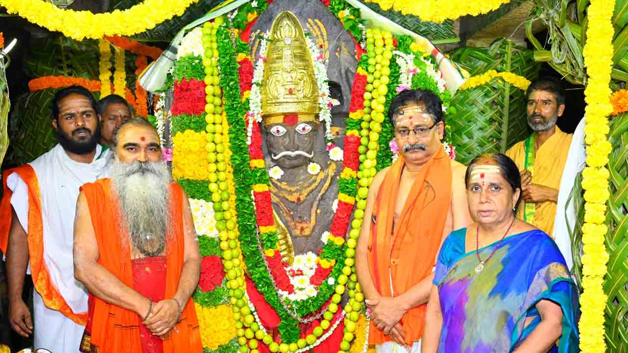 Srisailam | శ్రీబయలు వీరభద్ర స్వామికి పరోక్షంగా విశేష పూజాధికాలు..!