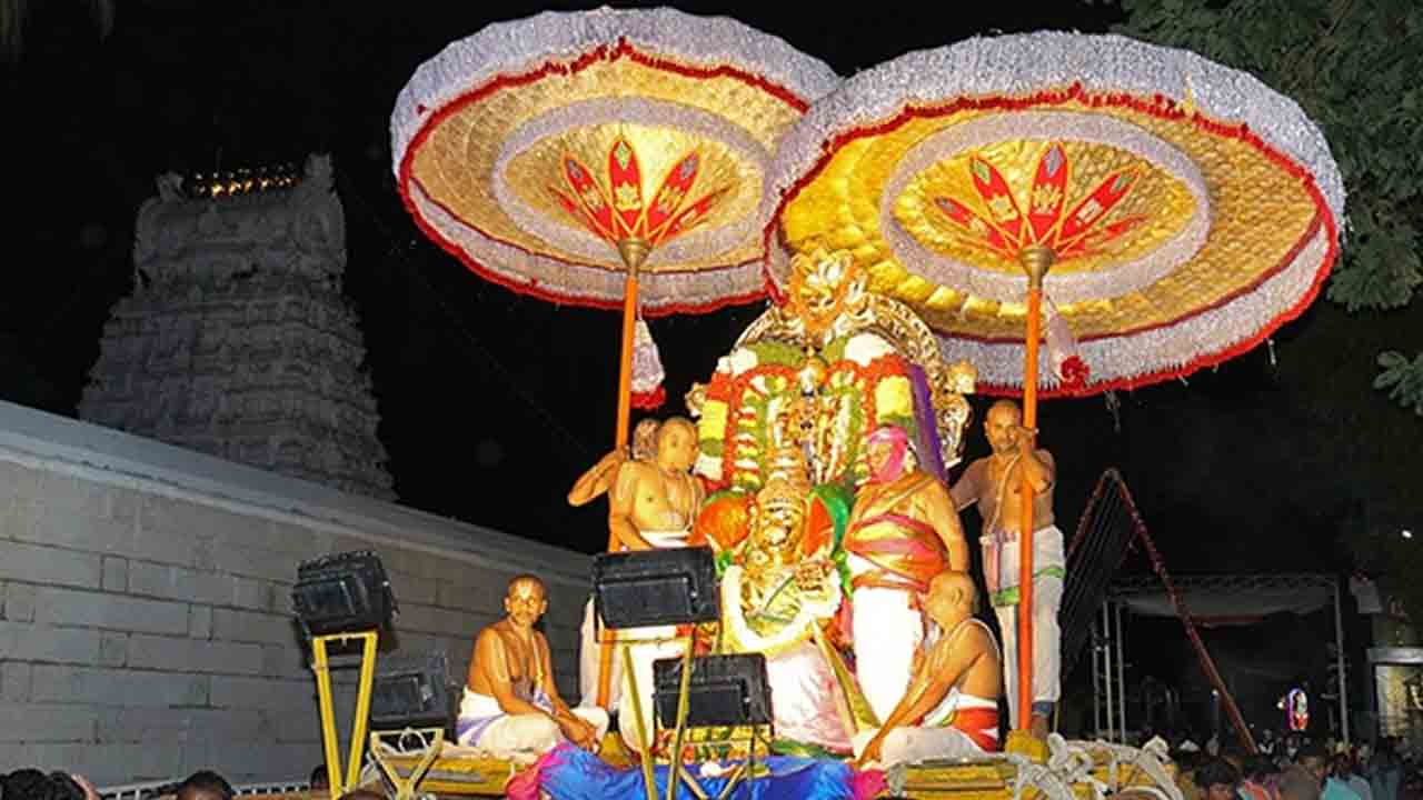 Tirumala | తిరుమలలో పెరిగిన భక్తుల రద్దీ.. సర్వదర్శనానికి 30 గంటల సమయం