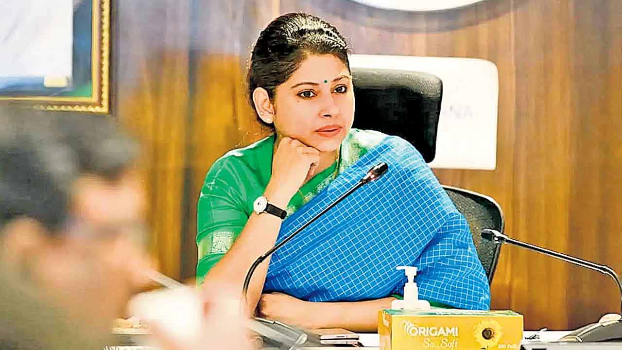 Smita Sabharwal | సివిల్‌ సర్వీసుల్లో దివ్యాంగ కోటా ఎందుకు?.. వివాదాస్పదంగా ఐఏఎస్‌ స్మితా సబర్వాల్‌ ట్వీట్‌