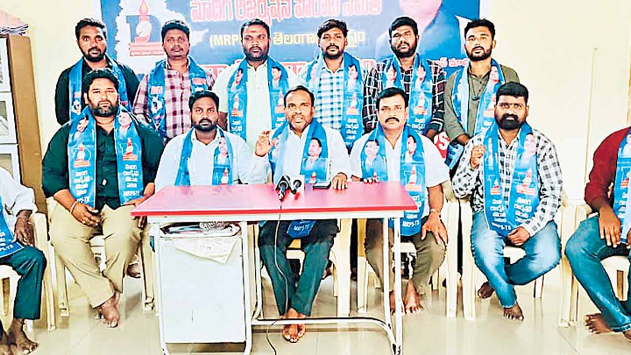 సమస్యల పరిష్కారం కోసం సైకిల్‌ యాత్ర