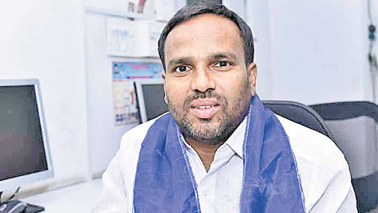 పదేండ్ల తర్వాత ఓయూలో పోలీస్‌ రాజ్యం: ఎమ్మార్పీఎస్‌ రాష్ట్ర అధ్యక్షుడు వంగపల్లి