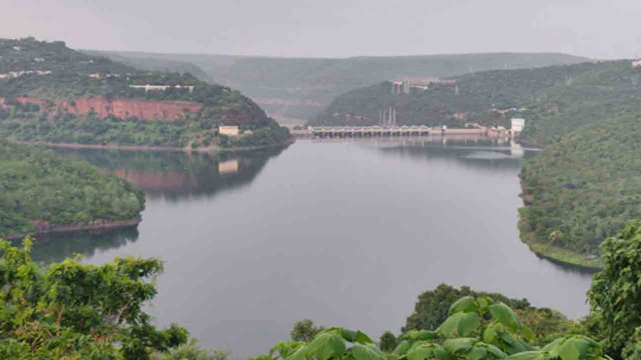 Srisailam | శ్రీశైలం ప్రాజెక్టుకు భారీ వరద.. 4 గంటలకు గేట్లు ఓపెన్‌