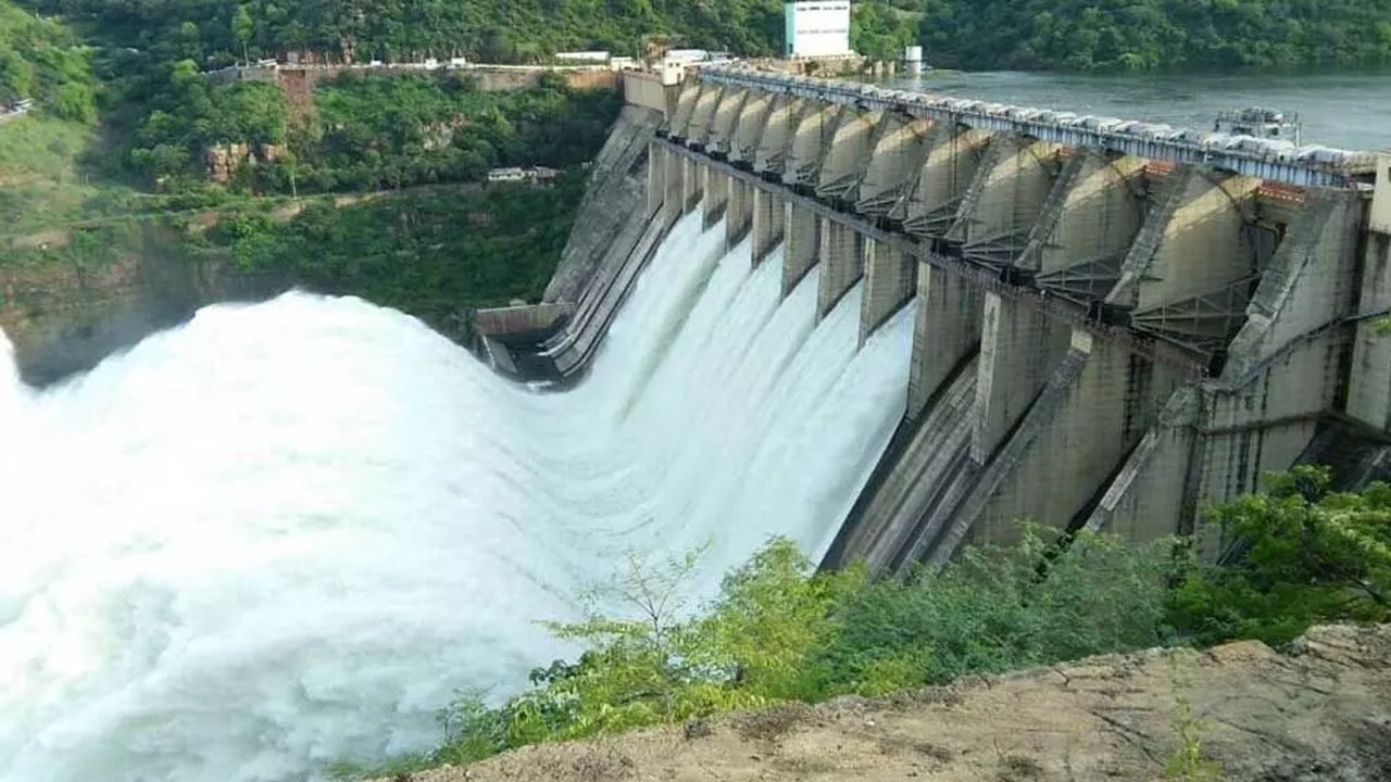 Srisailam Project | కృష్ణ‌మ్మ‌కు పోటెత్తిన వ‌ర‌ద‌.. శ్రీశైలం 6 గేట్లు ఎత్తివేత‌..