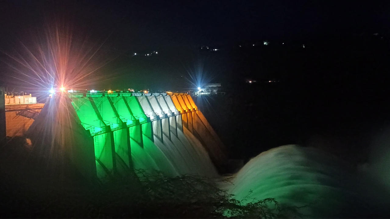 Srisailam Dam | శ్రీశైలం జలాశయానికి భారీగా వరద.. ఏడుగేట్లు ఎత్తివేత..