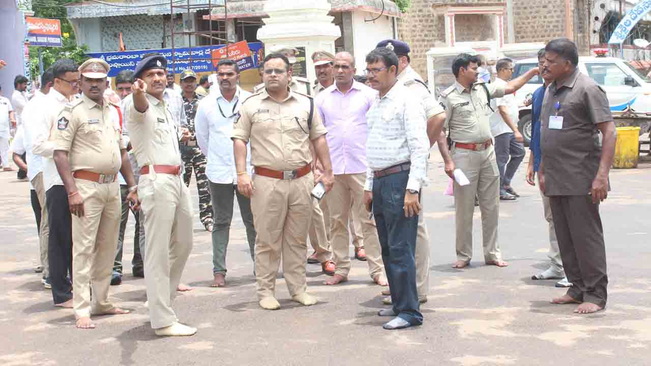 Chandrababu | రేపు శ్రీశైలం ఆలయానికి చంద్రబాబు.. విస్తృతంగా పోలీసుల బందోబస్తు