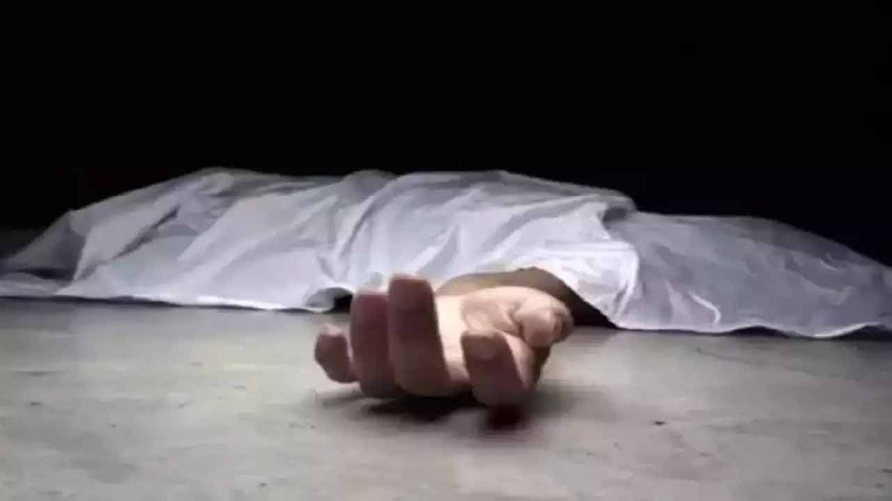 Student Suicide | మరో విద్యార్థిని బలితీసుకున్న బెట్టింగ్ వ్యసనం..