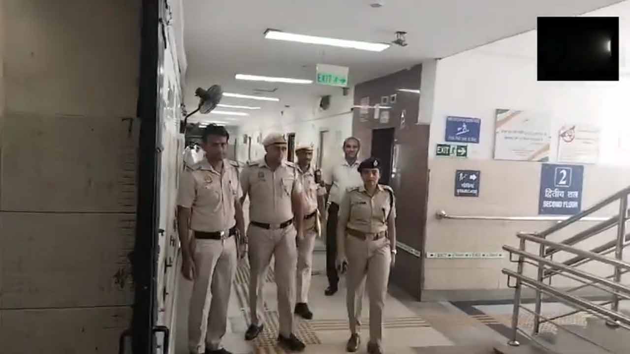 Bibhav Kumar | స్వాతి మాలివాల్‌పై దాడి కేసు.. బిభవ్‌ కుమార్‌పై చార్జిషీట్‌ దాఖలు.. కోర్టు ఏం చెప్పిందంటే..!