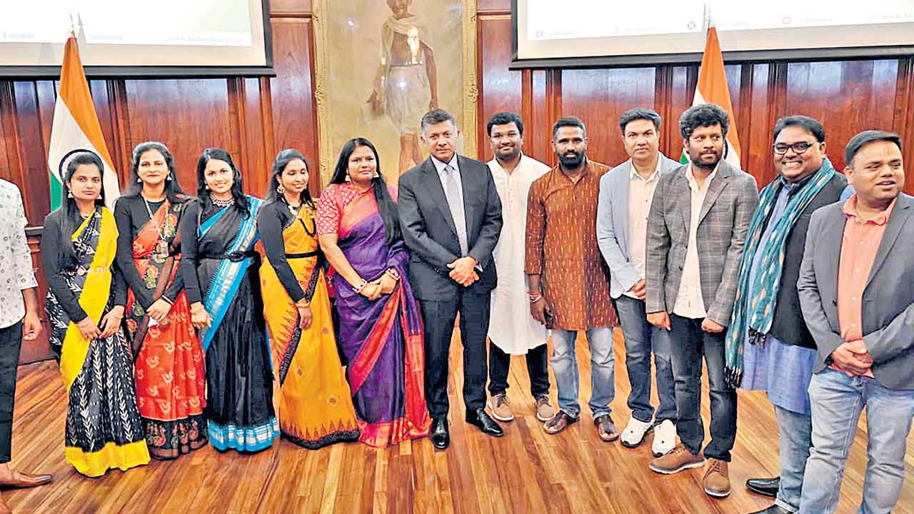 లండన్‌లో తెలంగాణ డే వేడుకలు