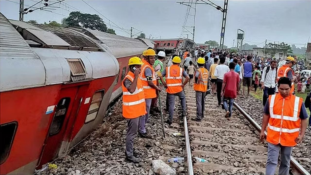 Rail Accidents | ఆరువారాల్లో మూడు రైలు ప్రమాదాలు.. 17 మంది ప్రయాణికుల దుర్మరణం..!