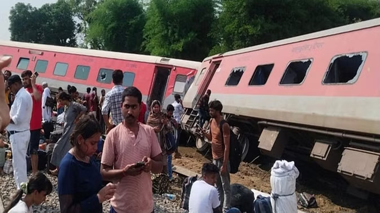Rail Accident | గోండాలో ఘోర రైలు ప్రమాదం.. పట్టాలు తప్పి బోల్తాపడ్డ రైలు కోచ్‌లు.. ముగ్గురు మృత్యువాత