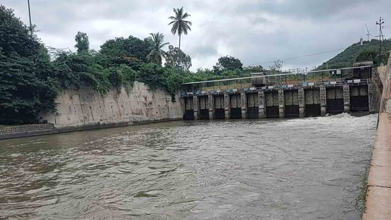 తుంగభద్రకు పోటెత్తిన వరద