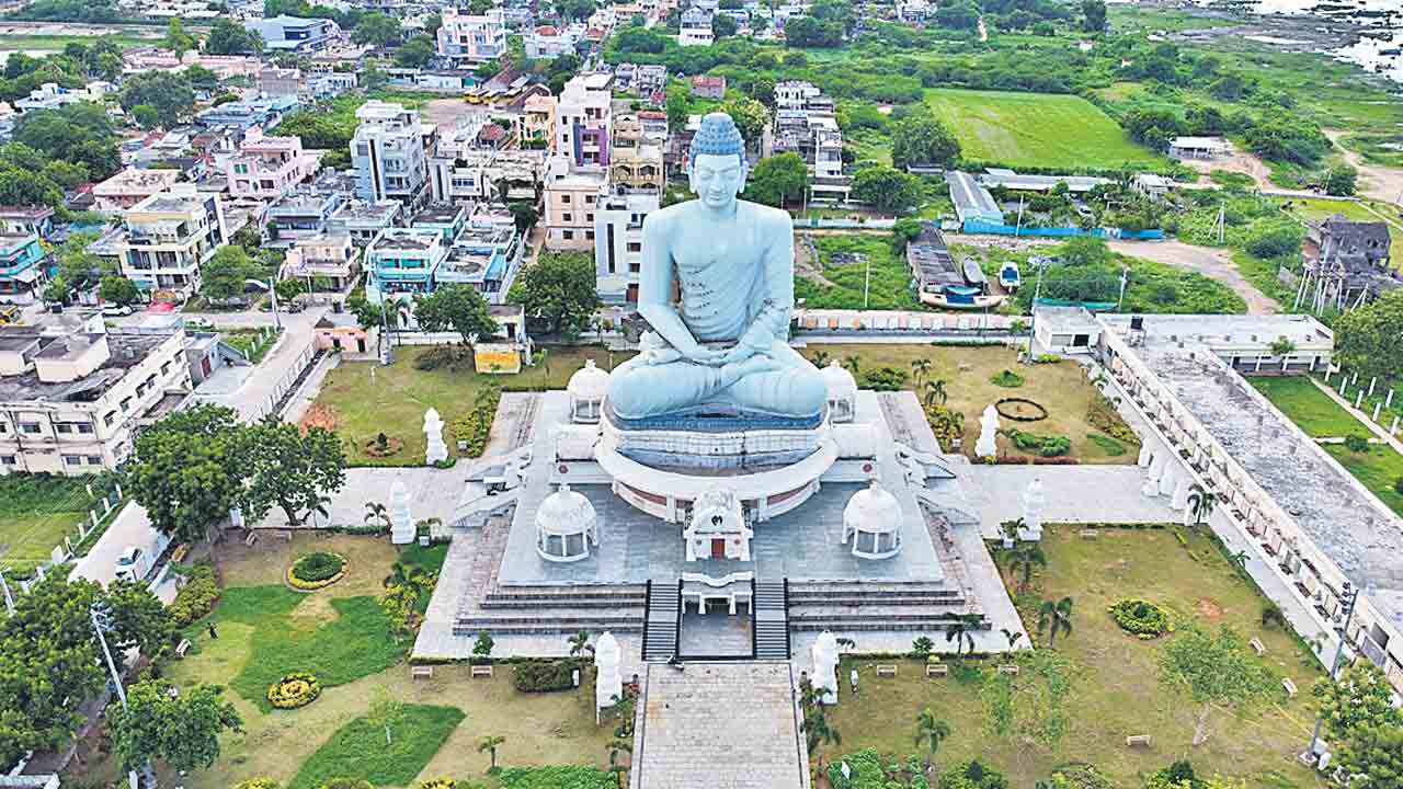 అమరావతి నిర్మాణానికి రూ.15,000 కోట్లు