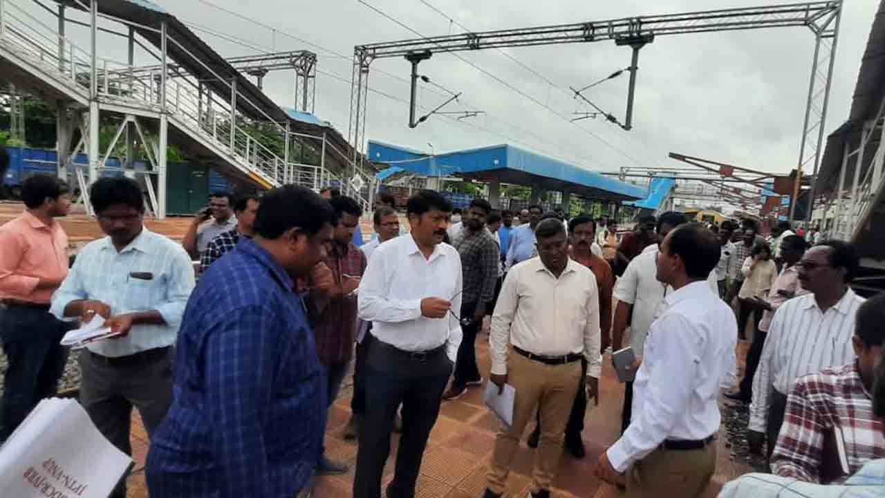 పనులను త్వరితగతిన పూర్తి చేయాలి