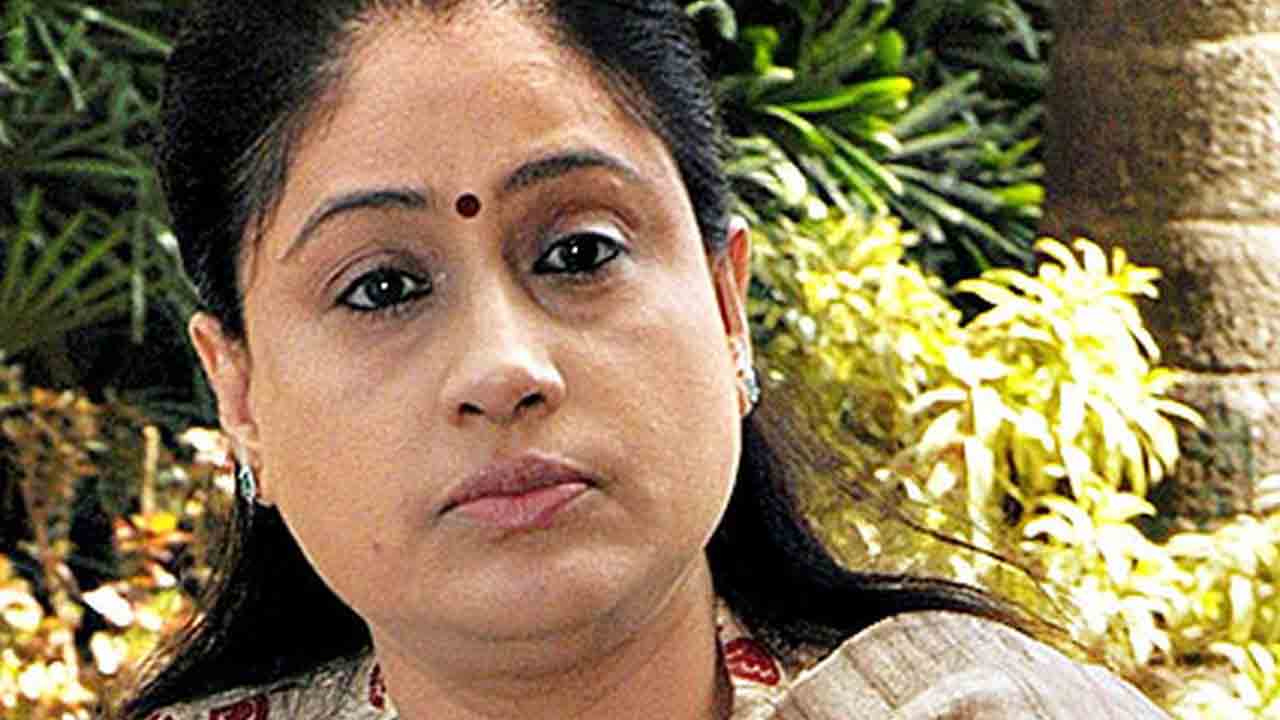 Vijaya Shanti | తెలుగు రాష్ట్రాల ప్ర‌యోజ‌నాల కంటే బాబుకు ర‌హ‌స్య ఏజెండా ముఖ్యం.. విజ‌య‌శాంతి అనుమానం..!