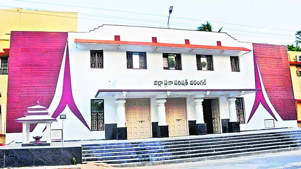 వేతన వెతలు.. ఆరు నెలలుగా ఎదురు చూపులే