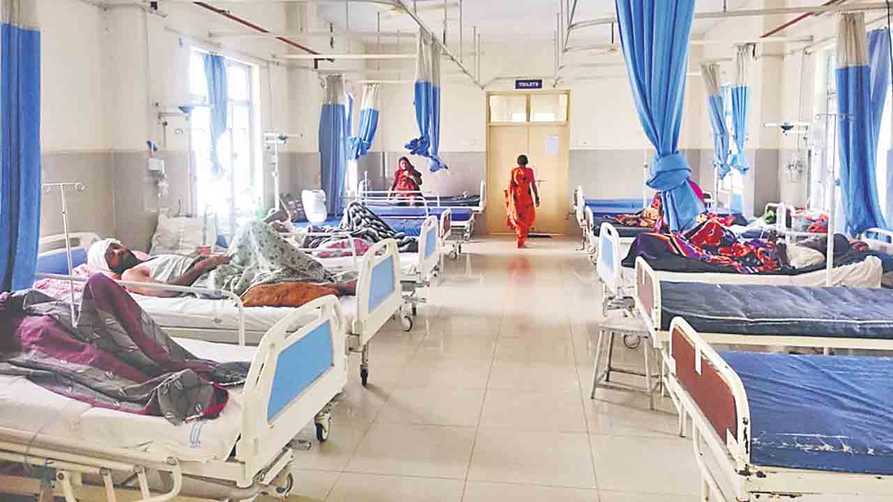 వణికిస్తున్న విషజ్వరాలు