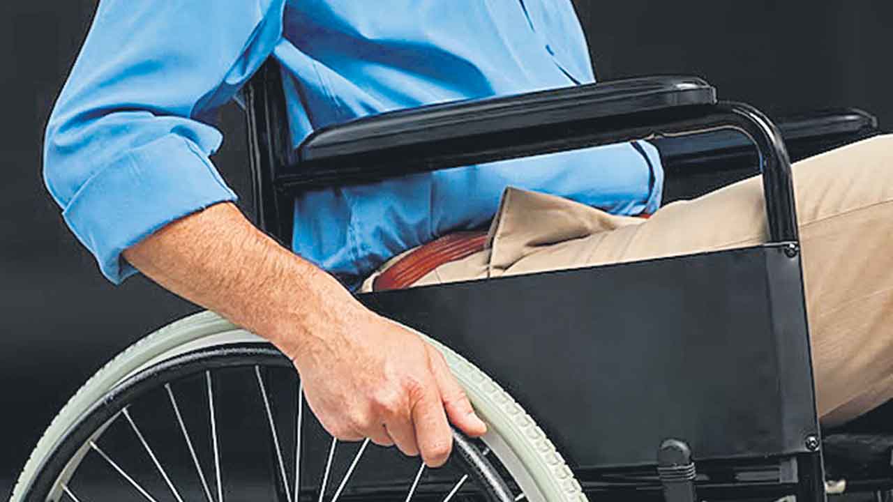 వీల్‌చైర్‌ పన్ను విధించడం వివక్షే!