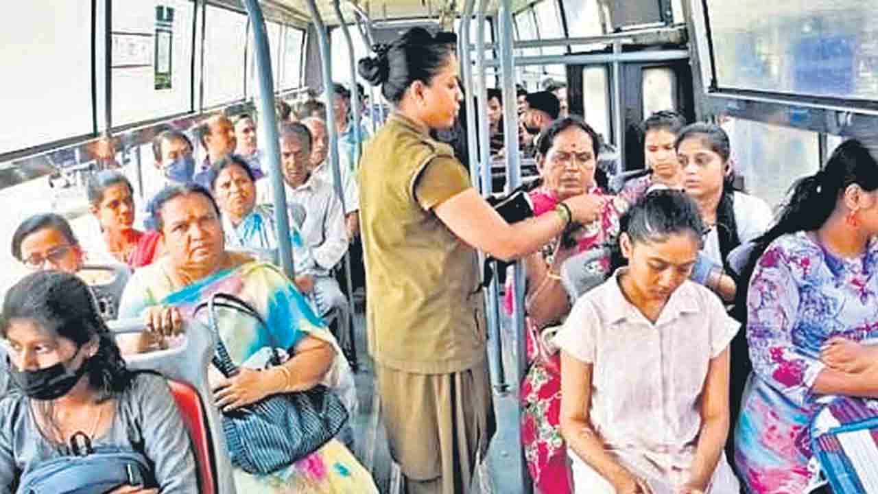 9 గంటలకుపైగా.. నిల్చొనే విధులు