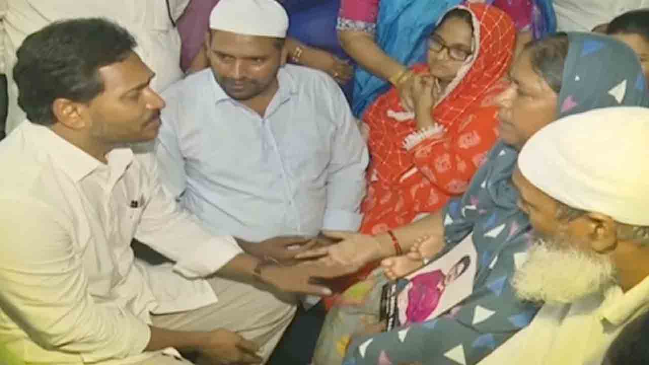 YS Jagan |  ఏపీలో రాష్ట్రపతి పాలన విధించాలి : వైఎస్‌ జగన్‌