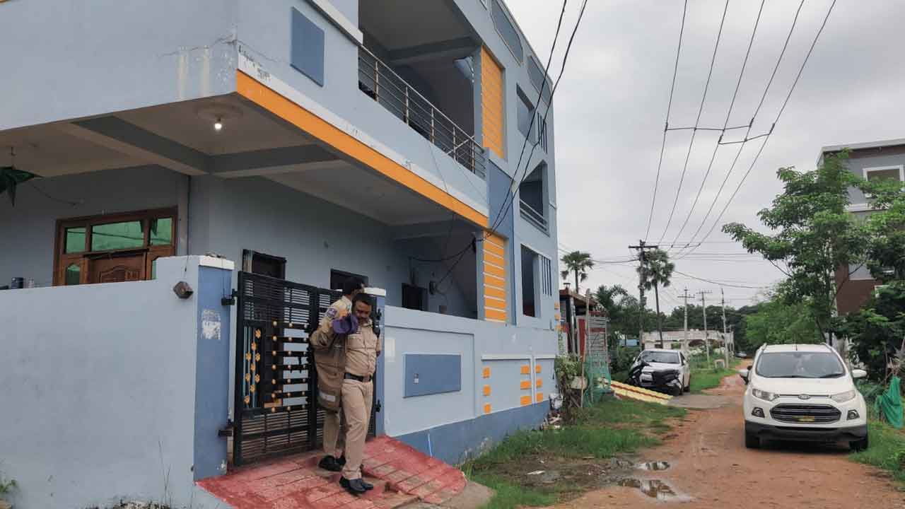 Suryapet | లంచం తీసుకుంటూ ఏసీబీకి పట్టుబడిన జిల్లా మత్స్య శాఖ అధికారి