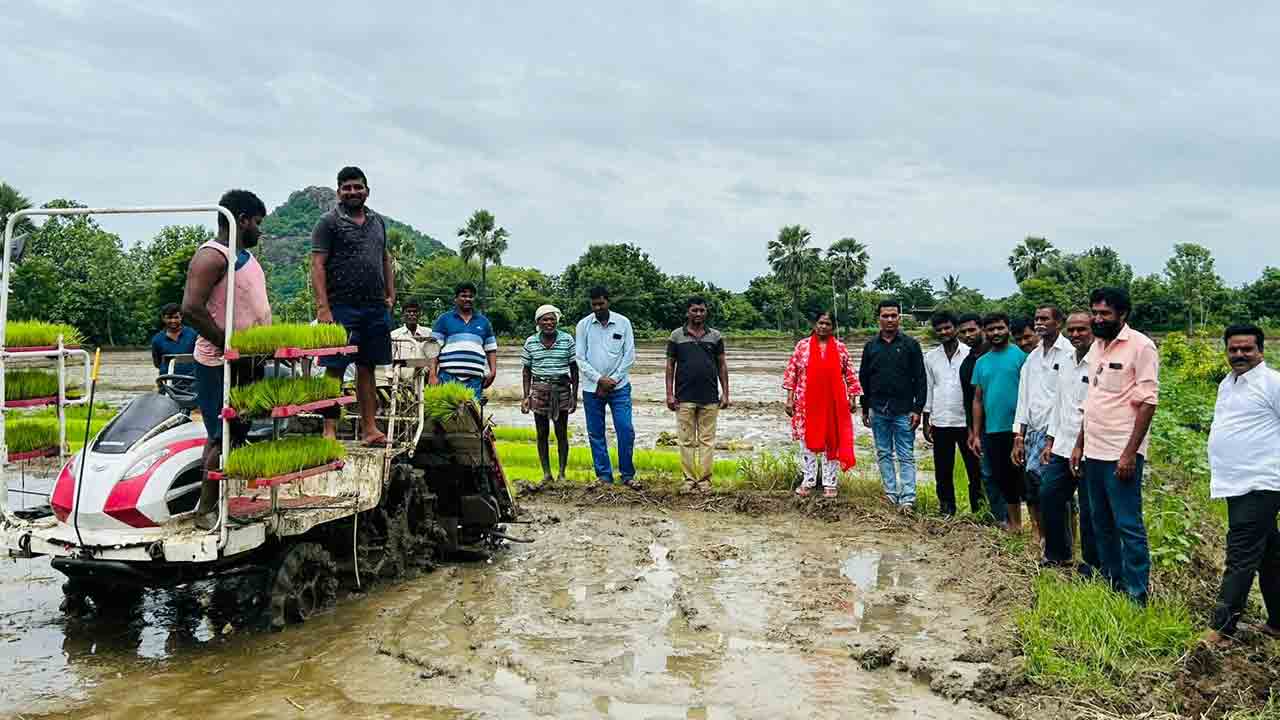 రైతులు ఆధునిక పద్ధతులు పాటించాలి
