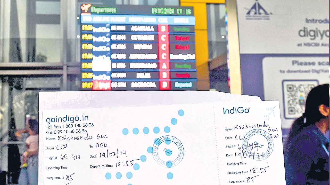 శంషాబాద్‌ ఎయిర్‌పోర్టులో 36 విమాన సర్వీసులు రద్దు