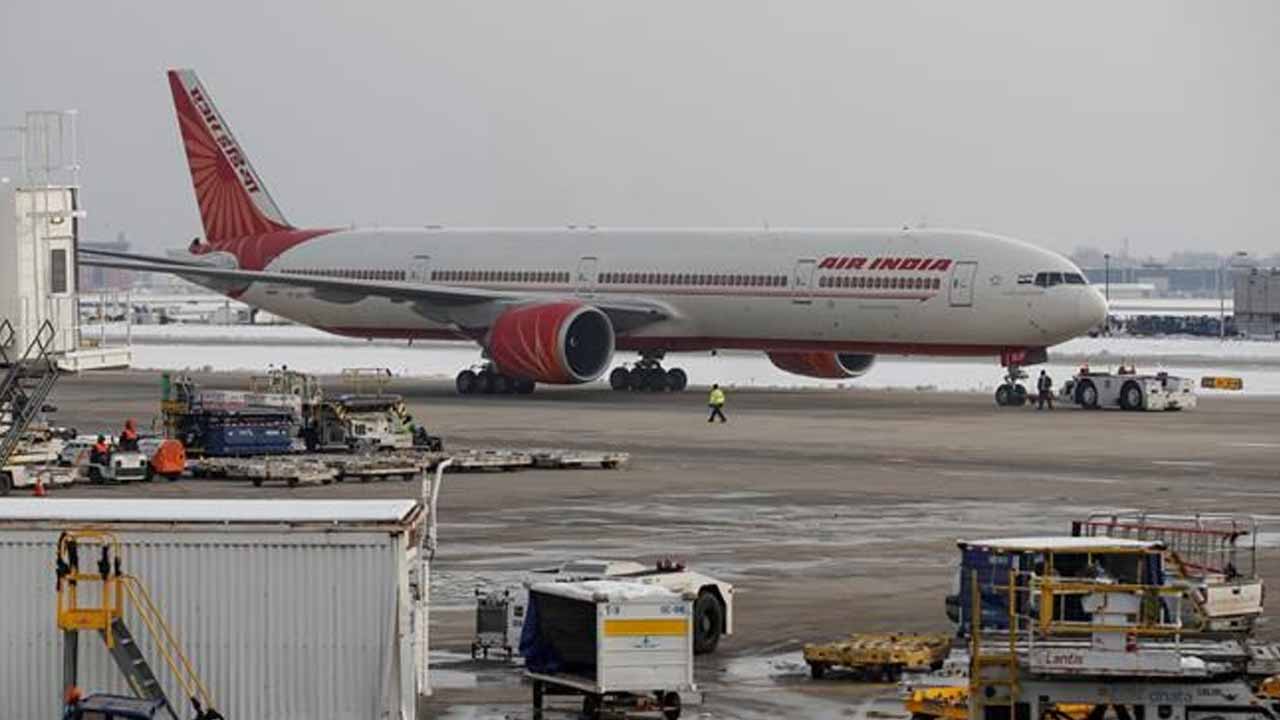 Air India Flight: ర‌ష్యాలో ఎమ‌ర్జెన్సీ ల్యాండింగ్‌.. మ‌రో విమానాన్ని పంపిస్తున్న ఎయిర్ ఇండియా