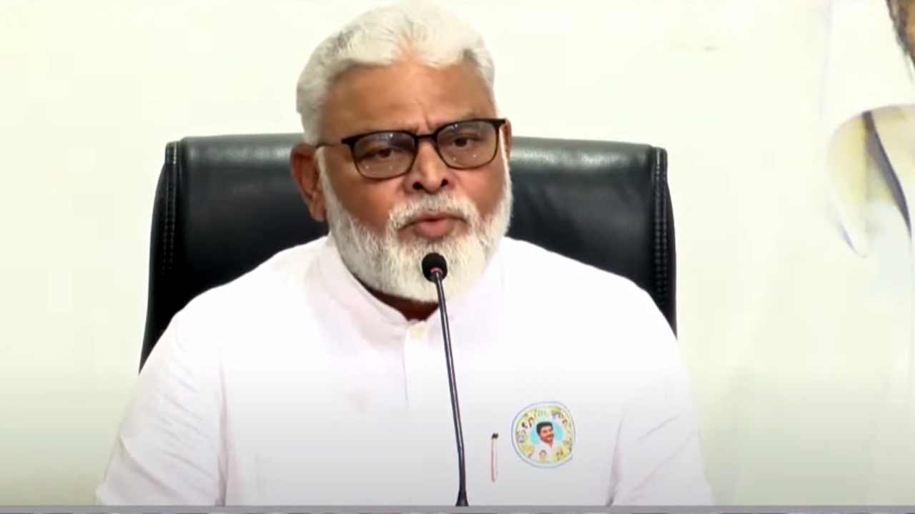 Ambati Rambabu | రెండు రాష్ట్రాలు రెండు కళ్లు అంటే అర్థమేంటి? ఏ ద్రోహం చేయబోతున్నారు.. చంద్రబాబును నిలదీసిన అంబటి రాంబాబు