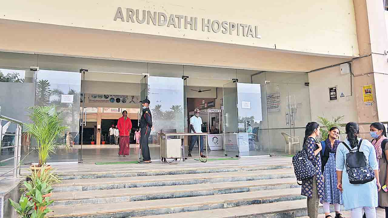 Arundathi Hospital | అమ్మ కోరిక మేరకు.. ఉచితంగా కార్పొరేట్‌ వైద్యం