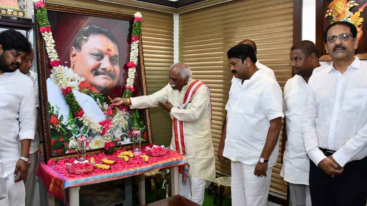 Bandaru Dattatreya | తలసాని శ్రీనివాస్ యాదవ్‌ను పరామర్శించిన గవర్నర్ బండారు దత్తాత్రేయ