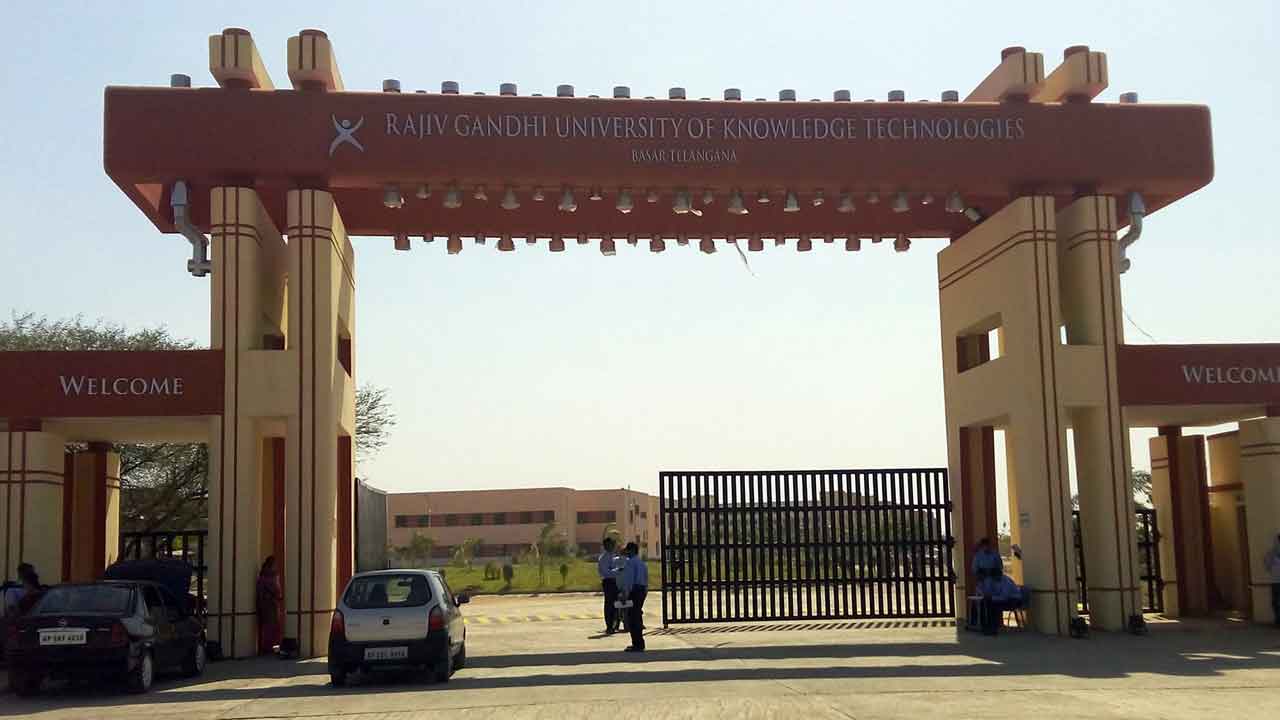 మమ్మల్ని విధుల్లోకి తీసుకోండి