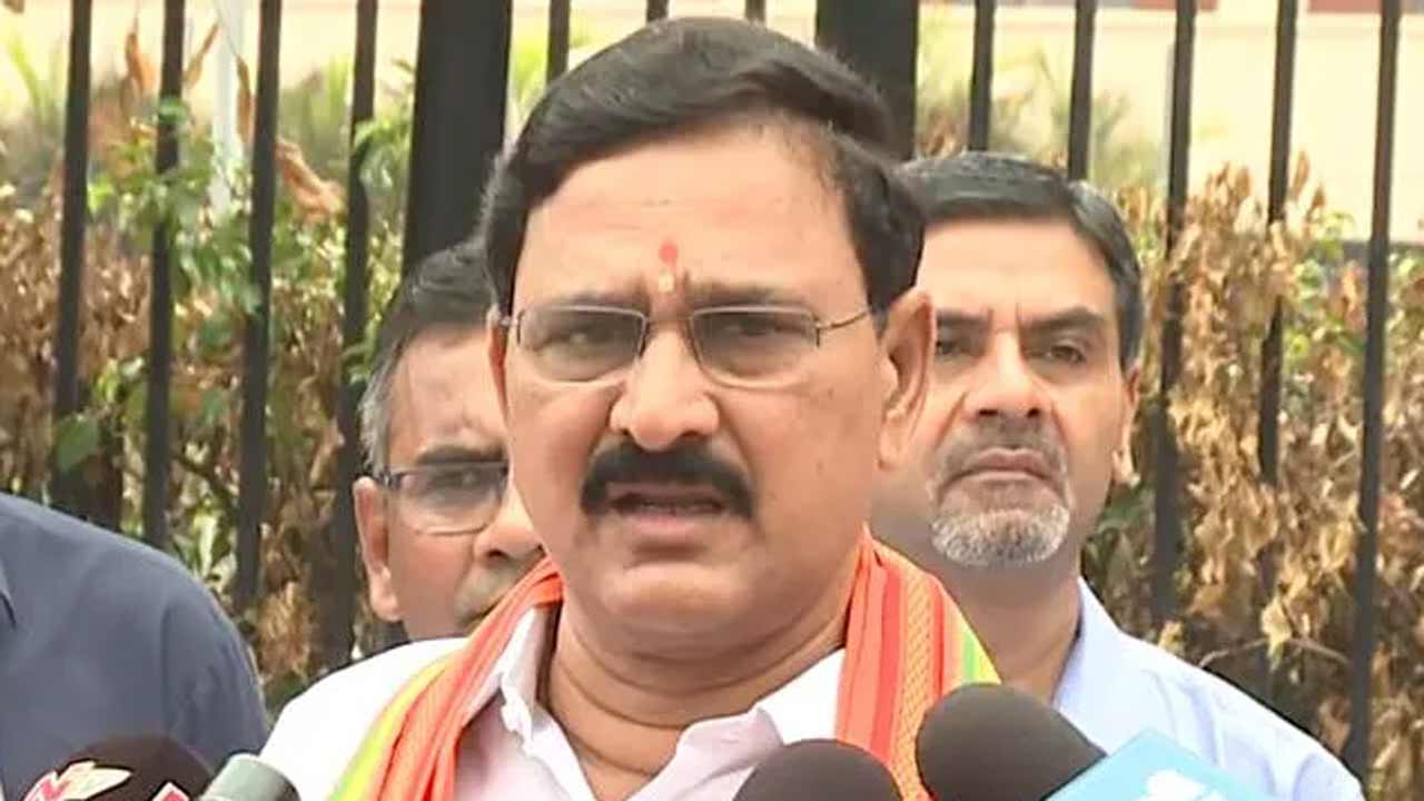 ప్రత్యేక హోదా తీర్మానాలు చేస్తే ఇచ్చేది కాదు.. కేంద్రమంత్రి కీలక వ్యాఖ్యలు