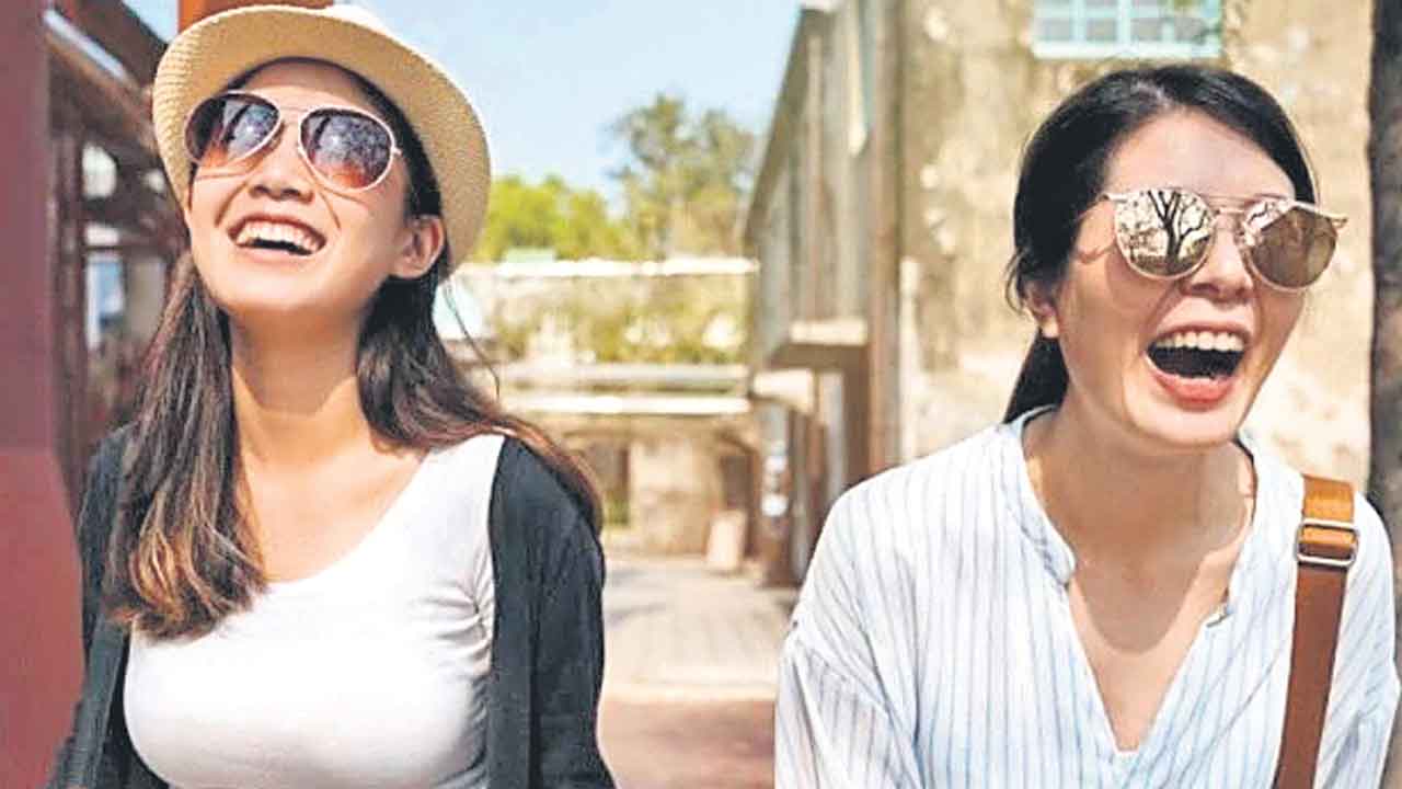 Laugh | గుండె సమస్యలా.. అయితే రోజులో ఒక్కసారైనా పొట్ట చెక్కలయ్యేలా నవ్వండి!