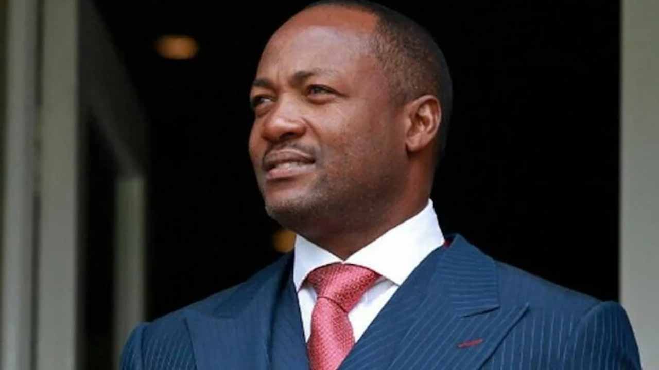 Brian Lara: బ్రియాన్ లారా పుస్త‌కం వివాదాస్ప‌దం.. క్ష‌మాప‌ణ‌లు కోరిన రిచ‌ర్డ్స్‌, హూప‌ర్‌