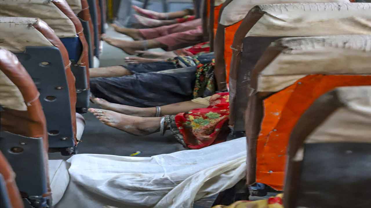 Hatras stampede | సత్సంగ్‌లో తొక్కిసలాట.. 116 మంది దుర్మరణం