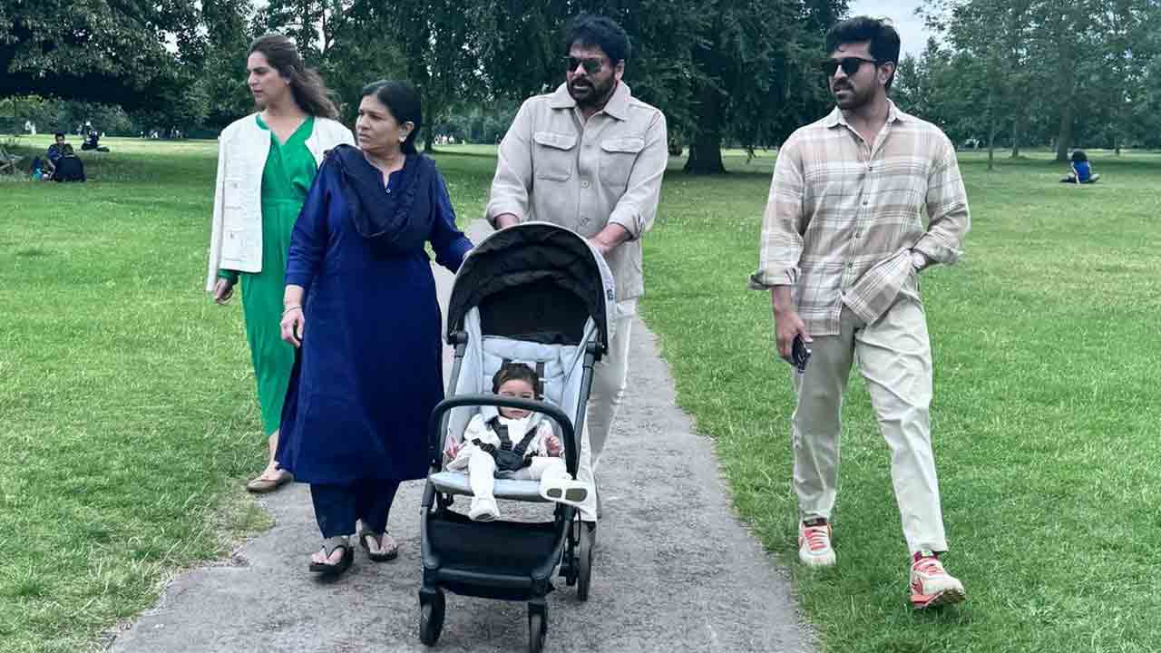 Chiranjeevi | క్యూట్‌ క్లింకారాతో వెకేషన్‌లో చిరంజీవి, రాంచరణ్‌ ఫ్యామిలీ.. ఇంతకీ ఎక్కడికెళ్లారో తెలుసా..?