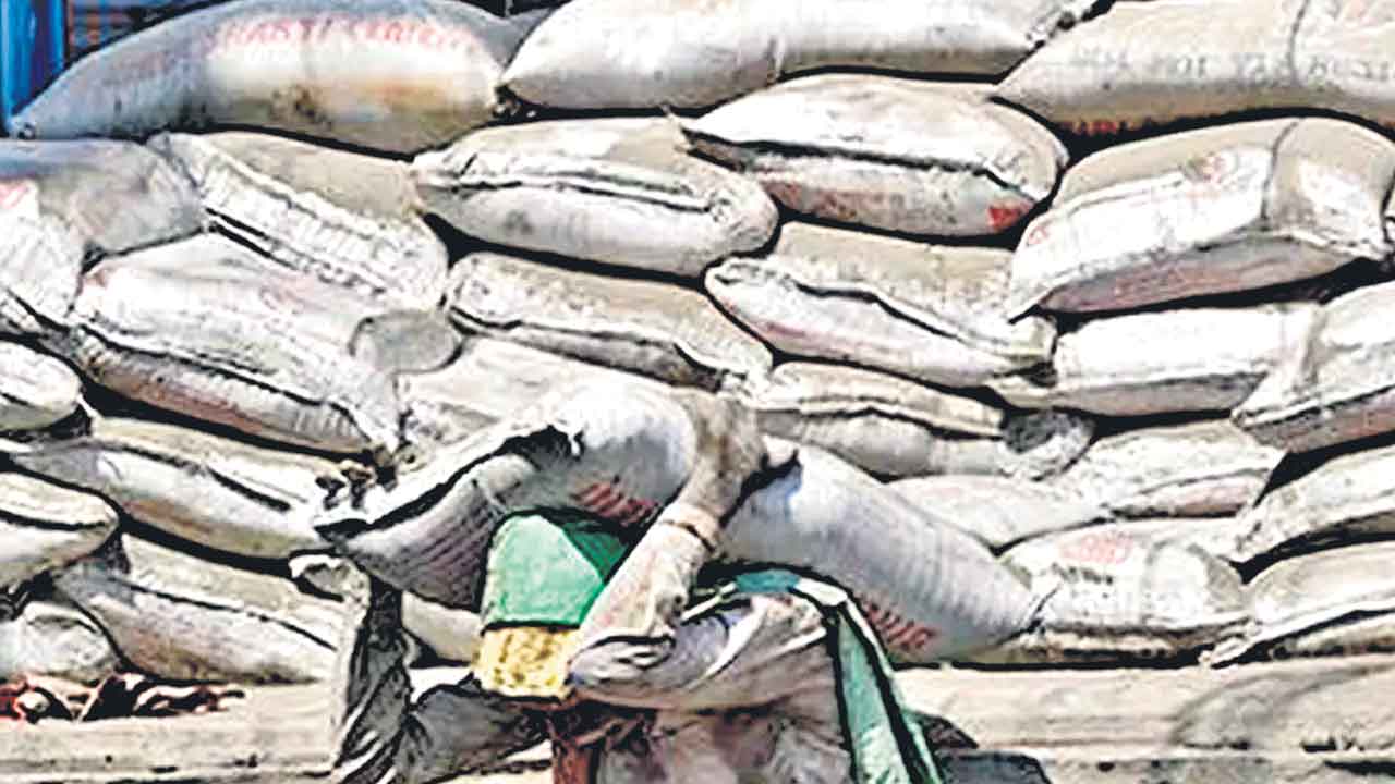 తగ్గిన సిమెంట్‌ ధర