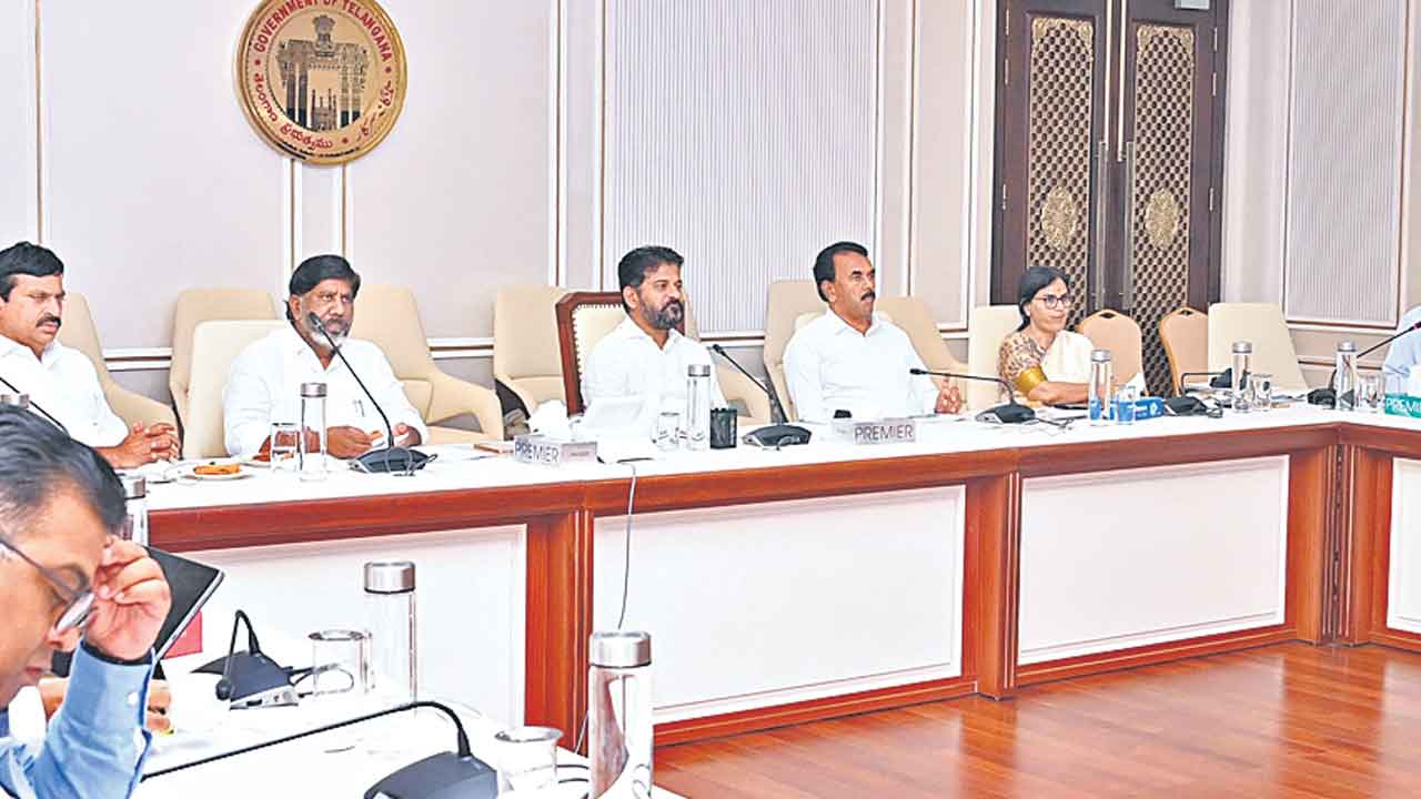 పన్నులు పిండండి.. ఆదాయం పెంచండి