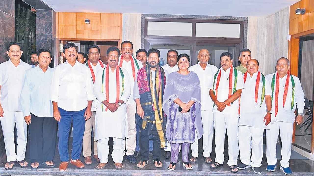 Congress | అర్ధరాత్రి చీకటి కుట్రలు.. నాడు ఎమ్మెల్యే సంజయ్‌.. నేడు ఎమ్మెల్సీలదీ అదే తీరు